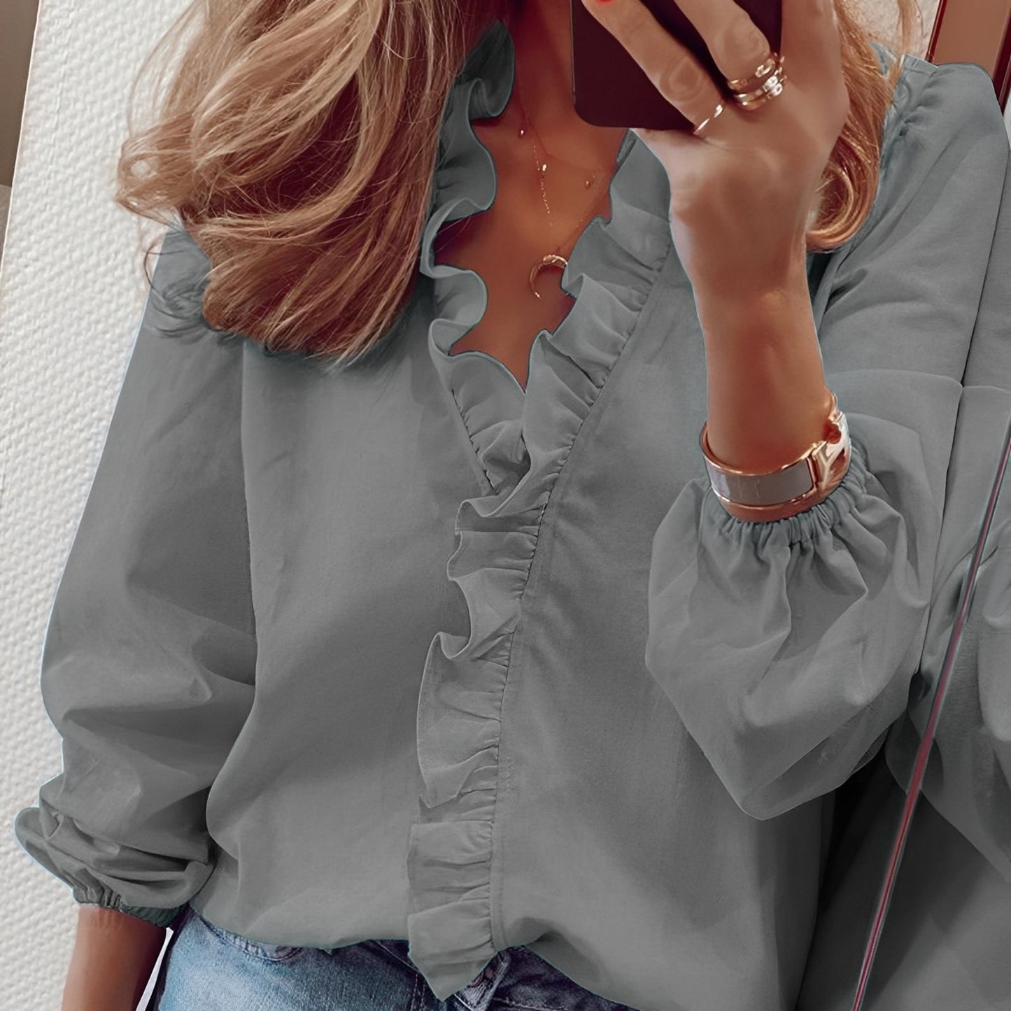 Martha - Elegante Bluse mit Rüschen und V-Ausschnitt für Damen