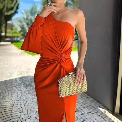 Erica - Langes Kleid mit asymmetrischer Schulter und Schlitz für Damen