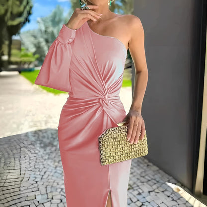 Erica - Langes Kleid mit asymmetrischer Schulter und Schlitz für Damen