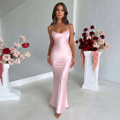 Melika - Schimmerndes, figurbetontes Maxikleid