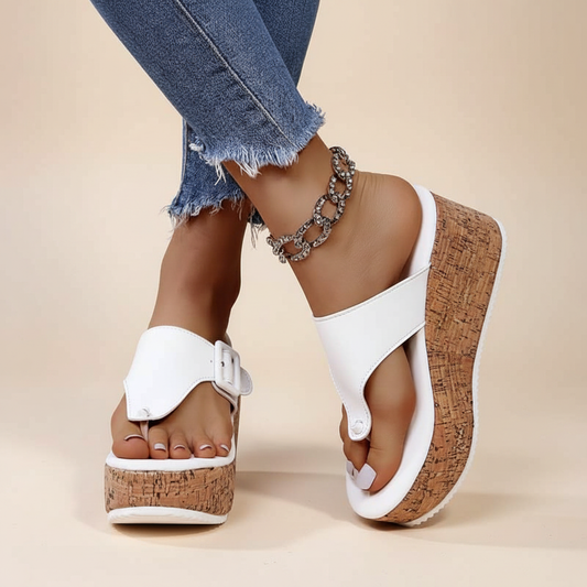 Zekera - Modische Sandalen mit Schnallen