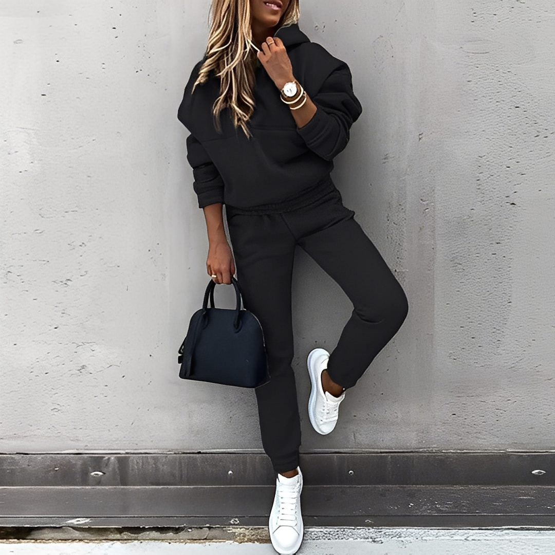 Maryvonne - Kapuzenpullover und Hose für Damen Set