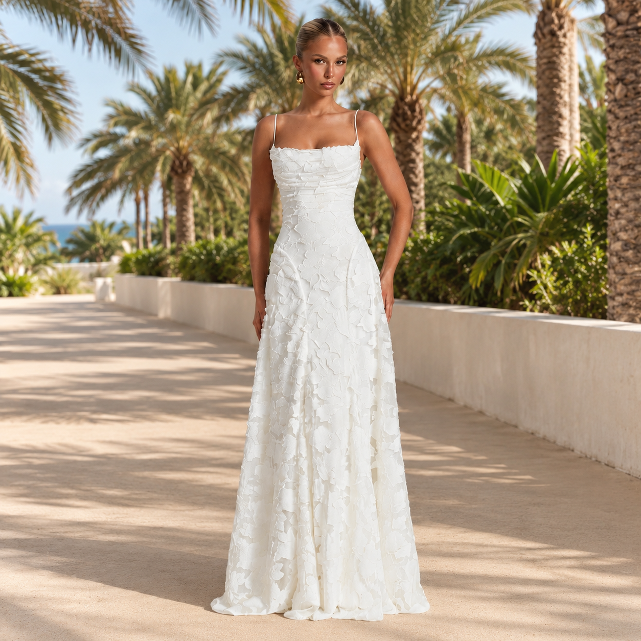 Helena - Elegantes Maxikleid mit offenem Rückenteil