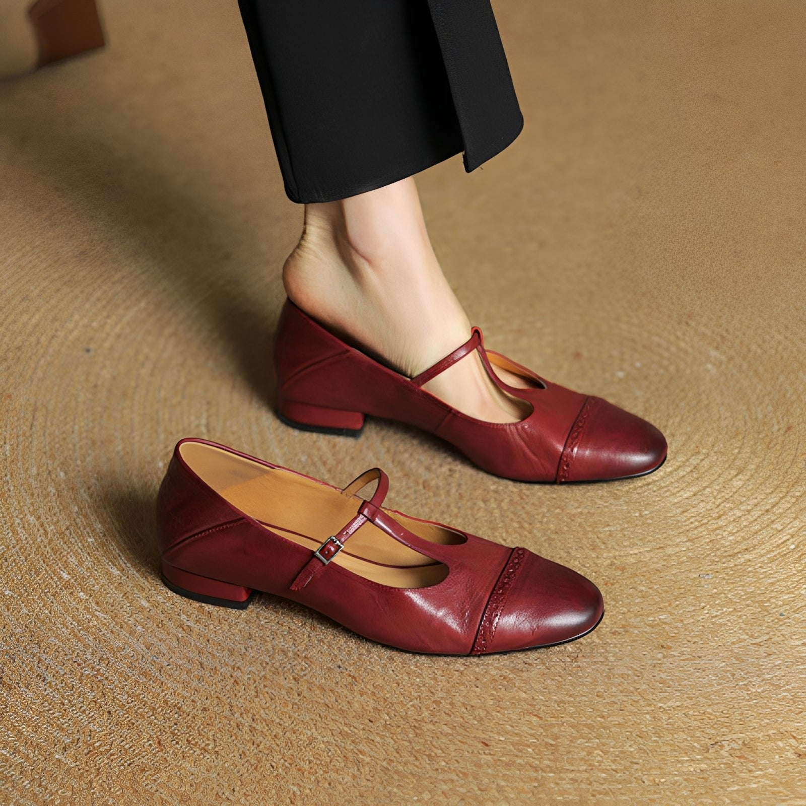 Bella - Zeitgemäße Ballerinas mit T-Schnalle