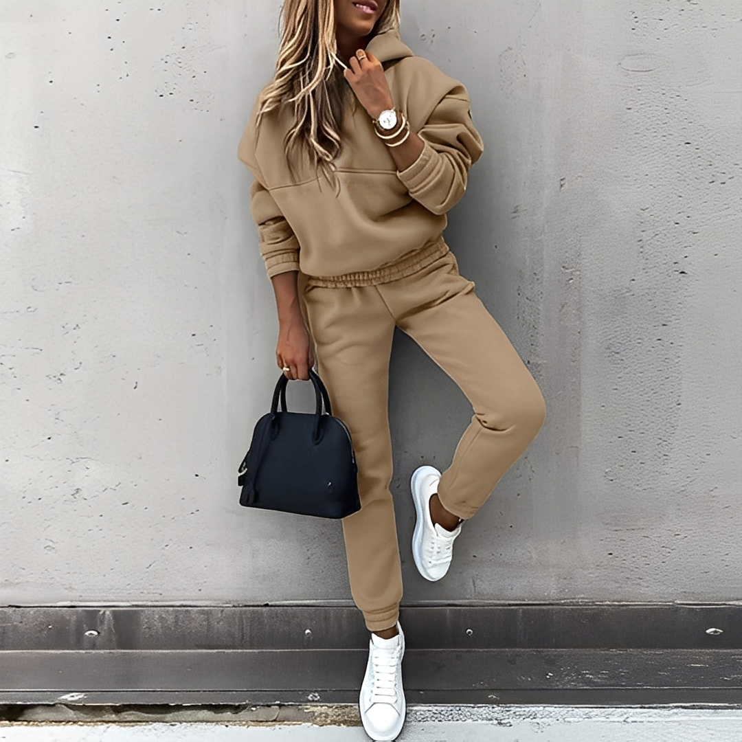 Maryvonne - Kapuzenpullover und Hose für Damen Set