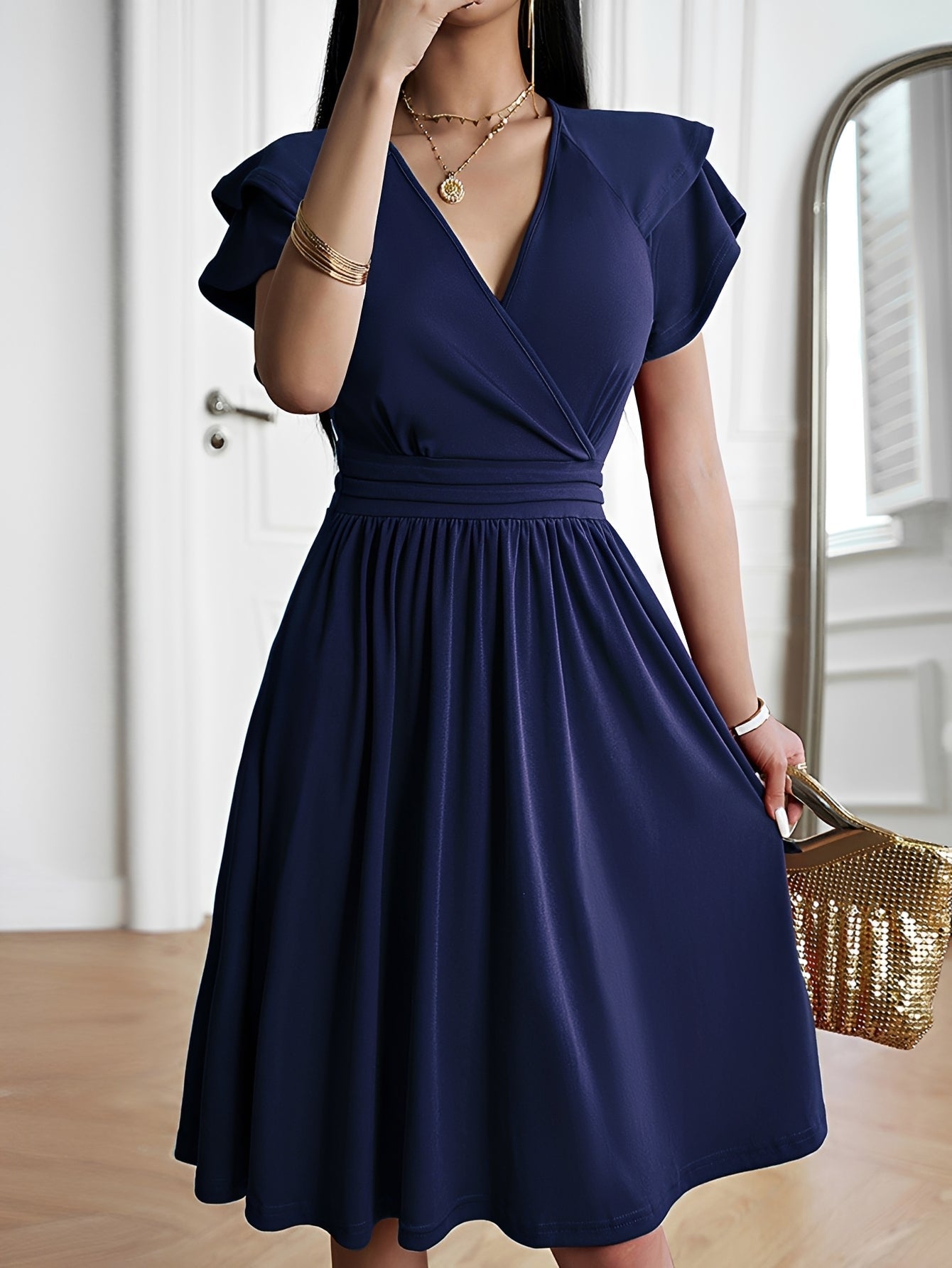 Laura - Stylisches Kleid mit V-Ausschnitt für Damen