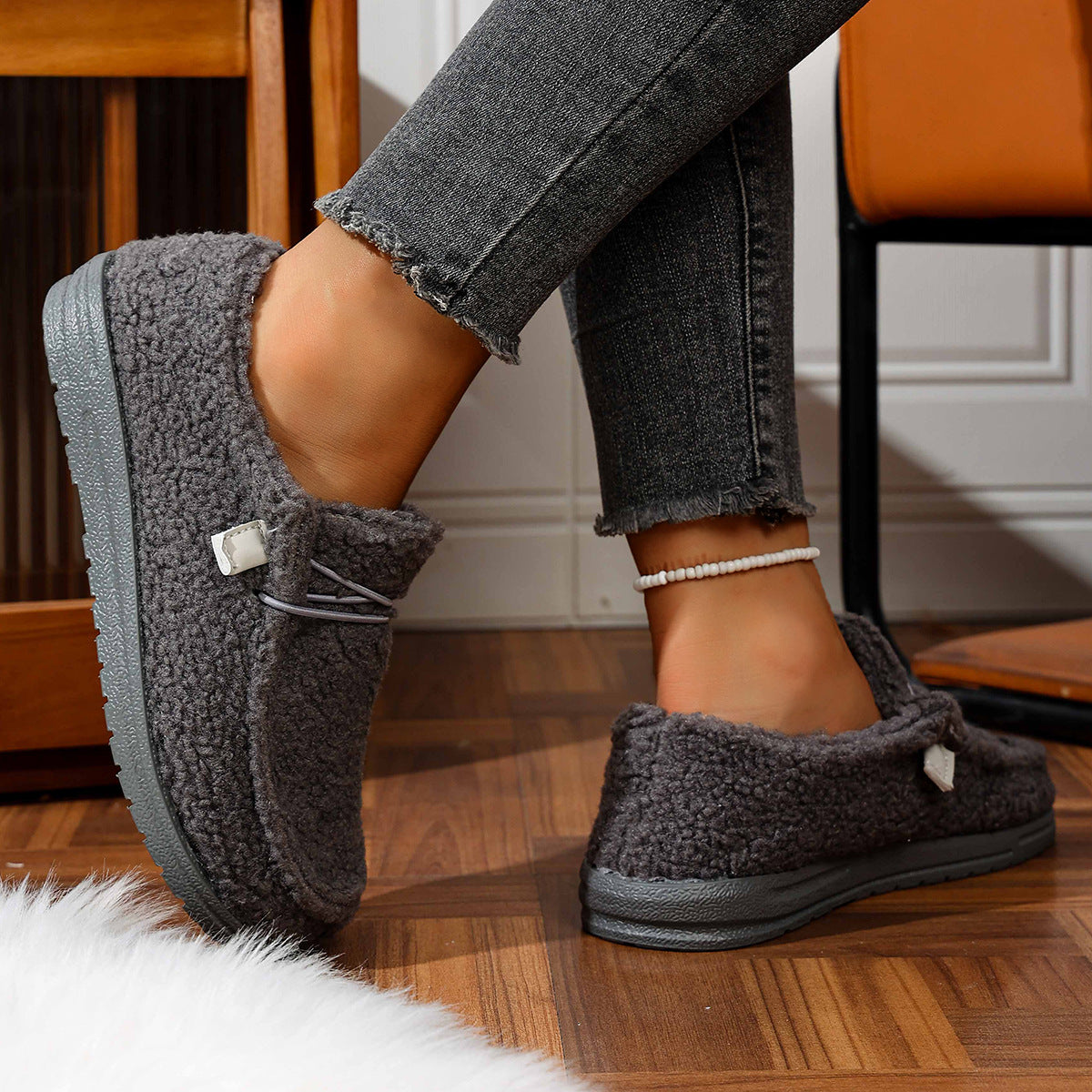 Mellony - Moderne Damen-Pantoletten mit flachem Design