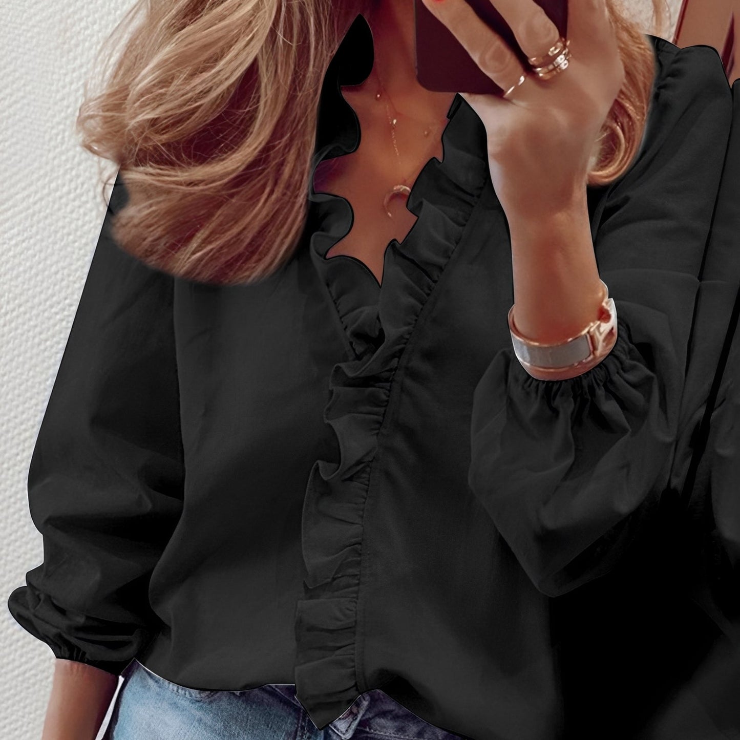 Martha - Elegante Bluse mit Rüschen und V-Ausschnitt für Damen