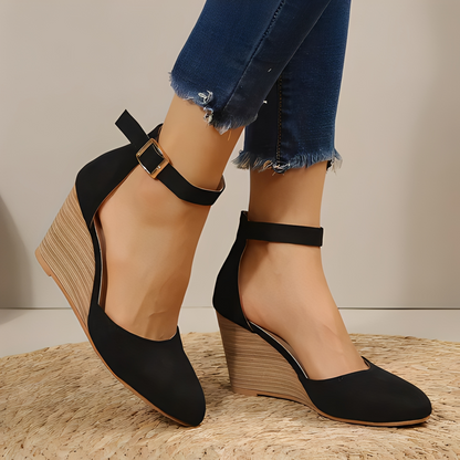 Cristina - Elegante und schicke spitze Sandale für Damen