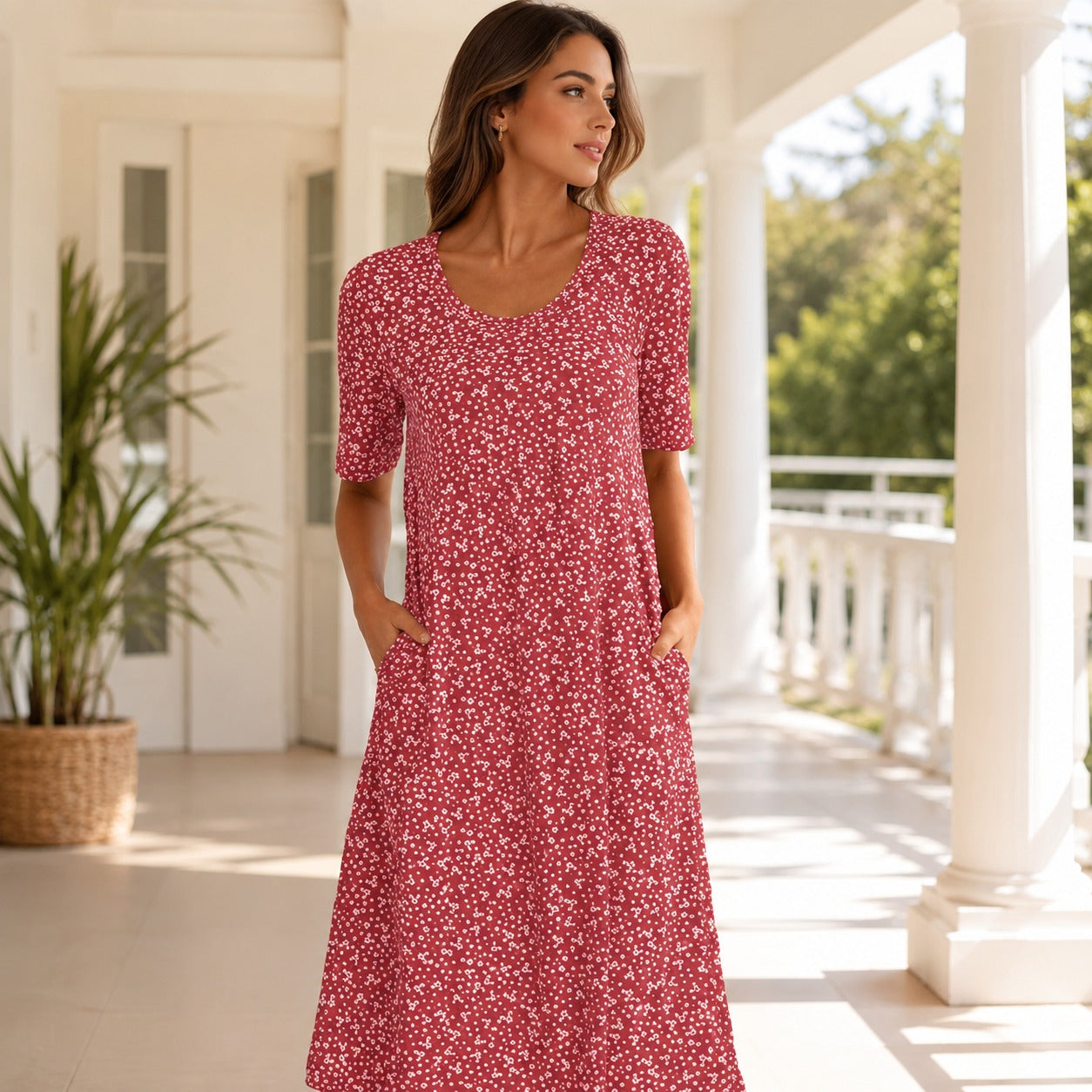 Yasmin - Kurzes Kleid mit Blumenmuster und Ärmeln