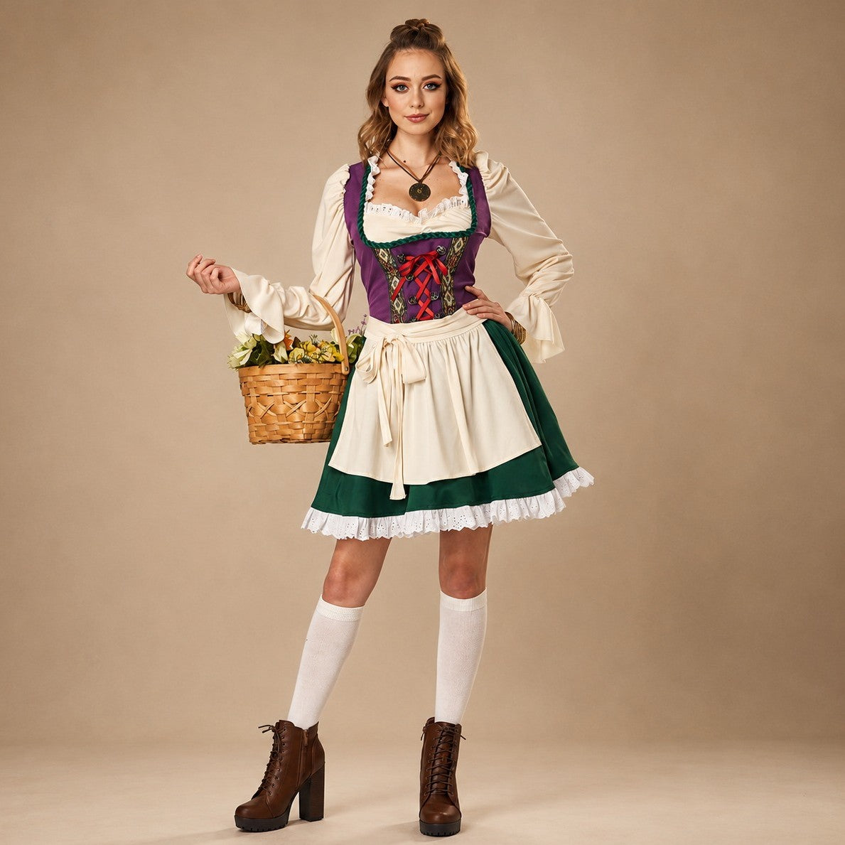 Eleanor - Ein festliches Oktoberfest-Kleid mit langen Ärmeln