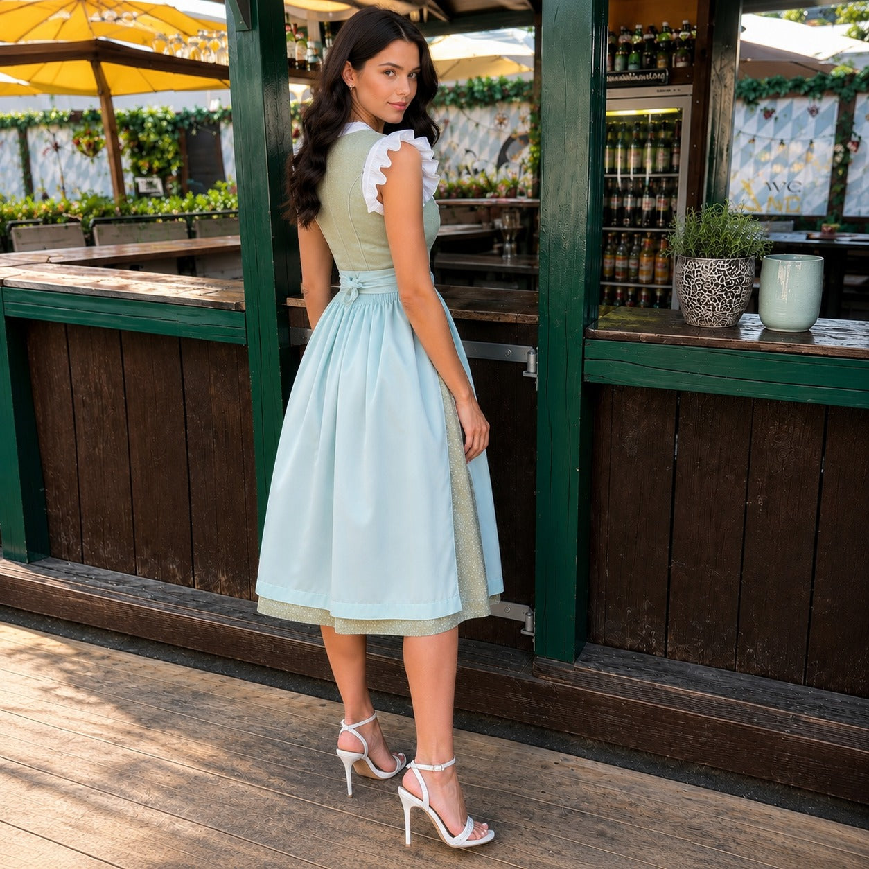 Evelyn - Luftiges Midikleid für das Oktoberfest mit kurzen Ärmeln