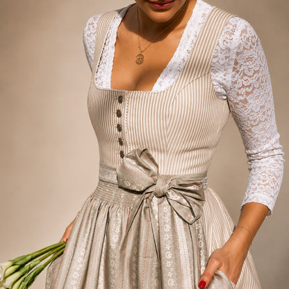 Cora - Traditionelles Oktoberfestkleid mit Schleifenakzent