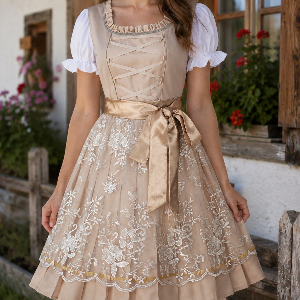 Suzanne - Schickes Dirndl für das Oktoberfest