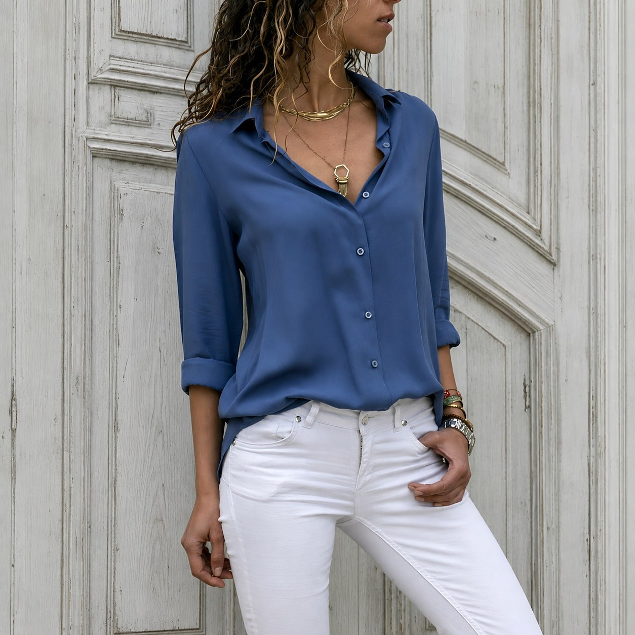 Aiah - Luftige Bluse mit V-Ausschnitt