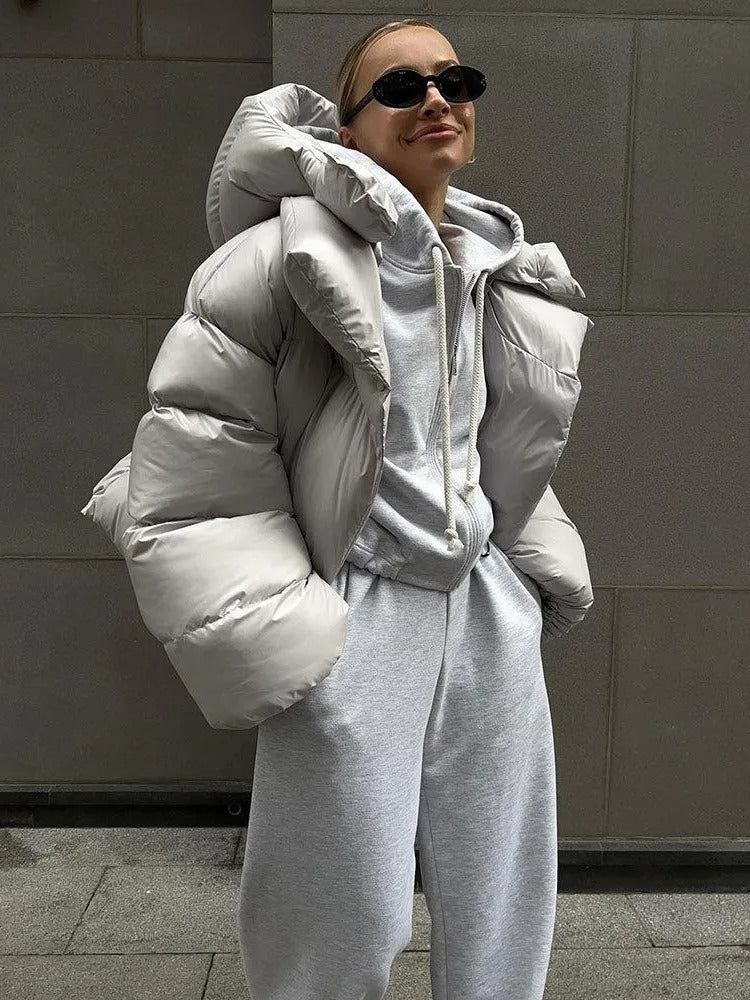 Jana – Kurze gefütterte Jacke mit Kapuze